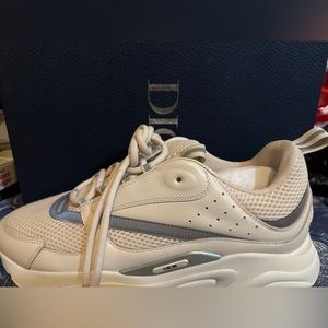 Dior B22s